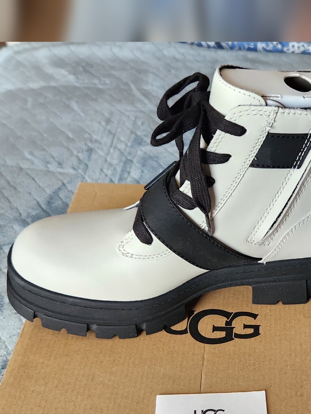 NEW. UGG Leather White and Black Lace-Up Combat Boots. 8.5 Women's. NIB. - Picture 5 of 13